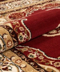 Well Woven Isfahan Medallion Red Traditional Rug Oriental & Persian