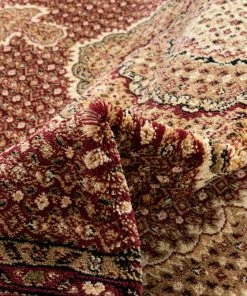 Well Woven Saffron Red Traditional Rug Oriental & Persian