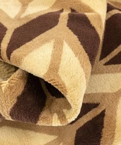 Well Woven 5'x7' Bourban Chevron Gold Modern Rug