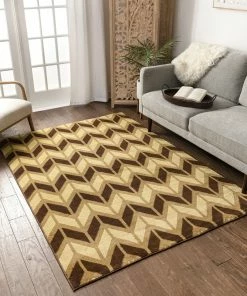 Well Woven 5'x7' Bourban Chevron Gold Modern Rug