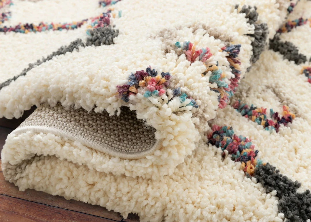 Well Woven Global Darcie Ivory Tribal Nomadic Trellis Shag Rug By Chill Rugs 3'11" X 5'3" 3 Well Woven Global Darcie Ivory Tribal Nomadic Trellis Shag Rug By Chill Rugs 3'11" X 5'3"