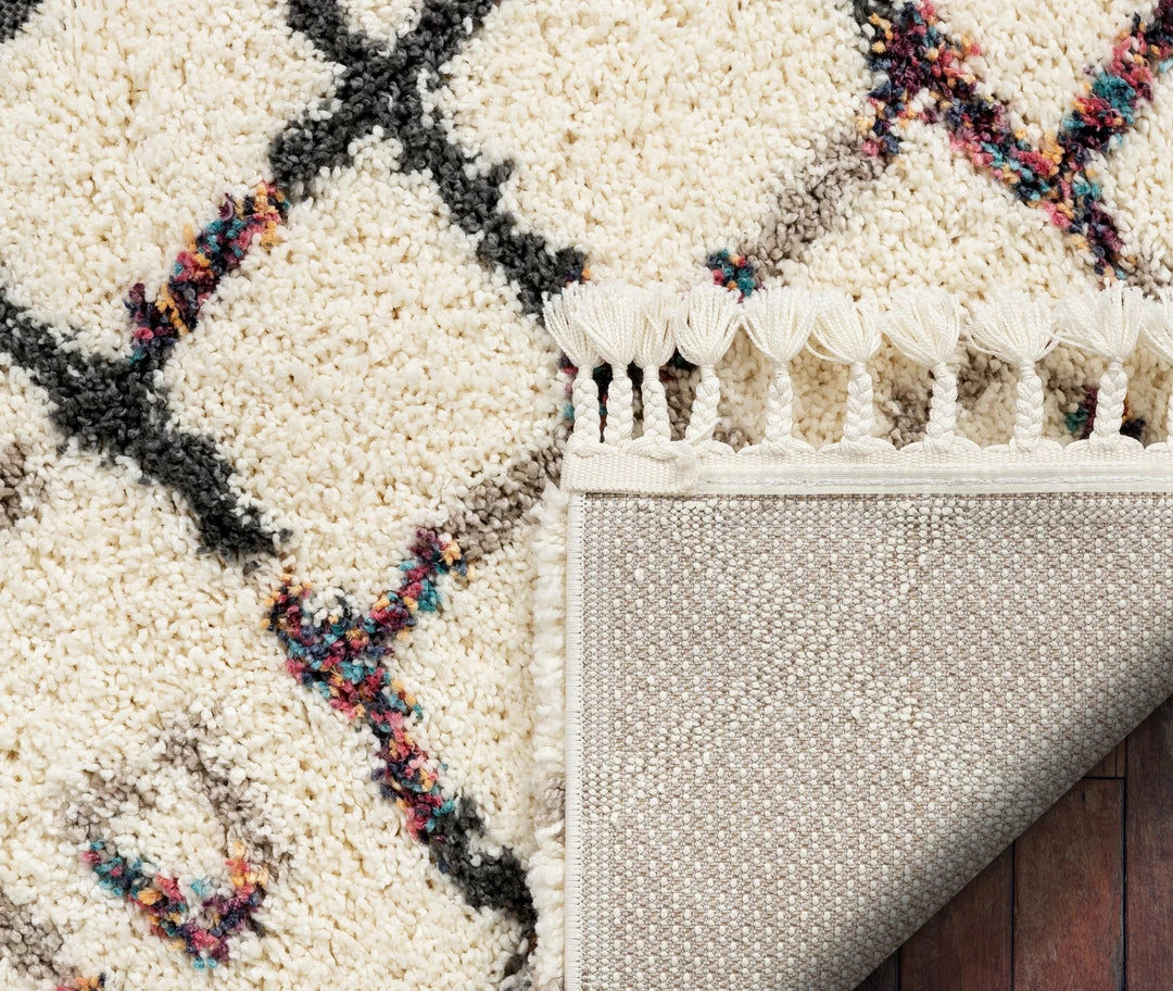 Well Woven Global Darcie Ivory Tribal Nomadic Trellis Shag Rug By Chill Rugs 3'11" X 5'3" 4 Well Woven Global Darcie Ivory Tribal Nomadic Trellis Shag Rug By Chill Rugs 3'11" X 5'3"