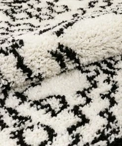 Well Woven Mirela Moroccan Diamond Shag White Rug Global