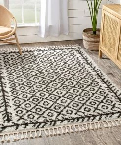 Well Woven Global Agata Moroccan Geometric Shag Black Rug