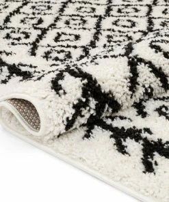 Well Woven Global Agata Moroccan Geometric Shag Black Rug