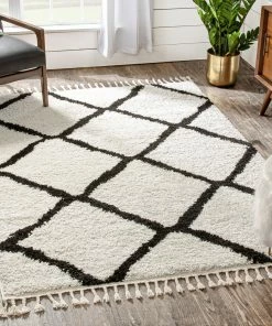 Well Woven Global Celosia Moroccan Trellis Shag Black Rug