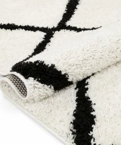 Well Woven Global Celosia Moroccan Trellis Shag Black Rug