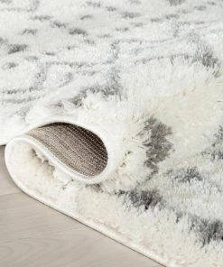 Well Woven Coimbra Moroccan Diamond Pattern Ivory Thick & Soft Shag Rug