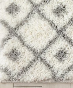 Well Woven Coimbra Moroccan Diamond Pattern Ivory Thick & Soft Shag Rug