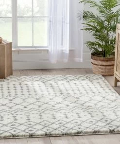 Well Woven Coimbra Moroccan Diamond Pattern Ivory Thick & Soft Shag Rug