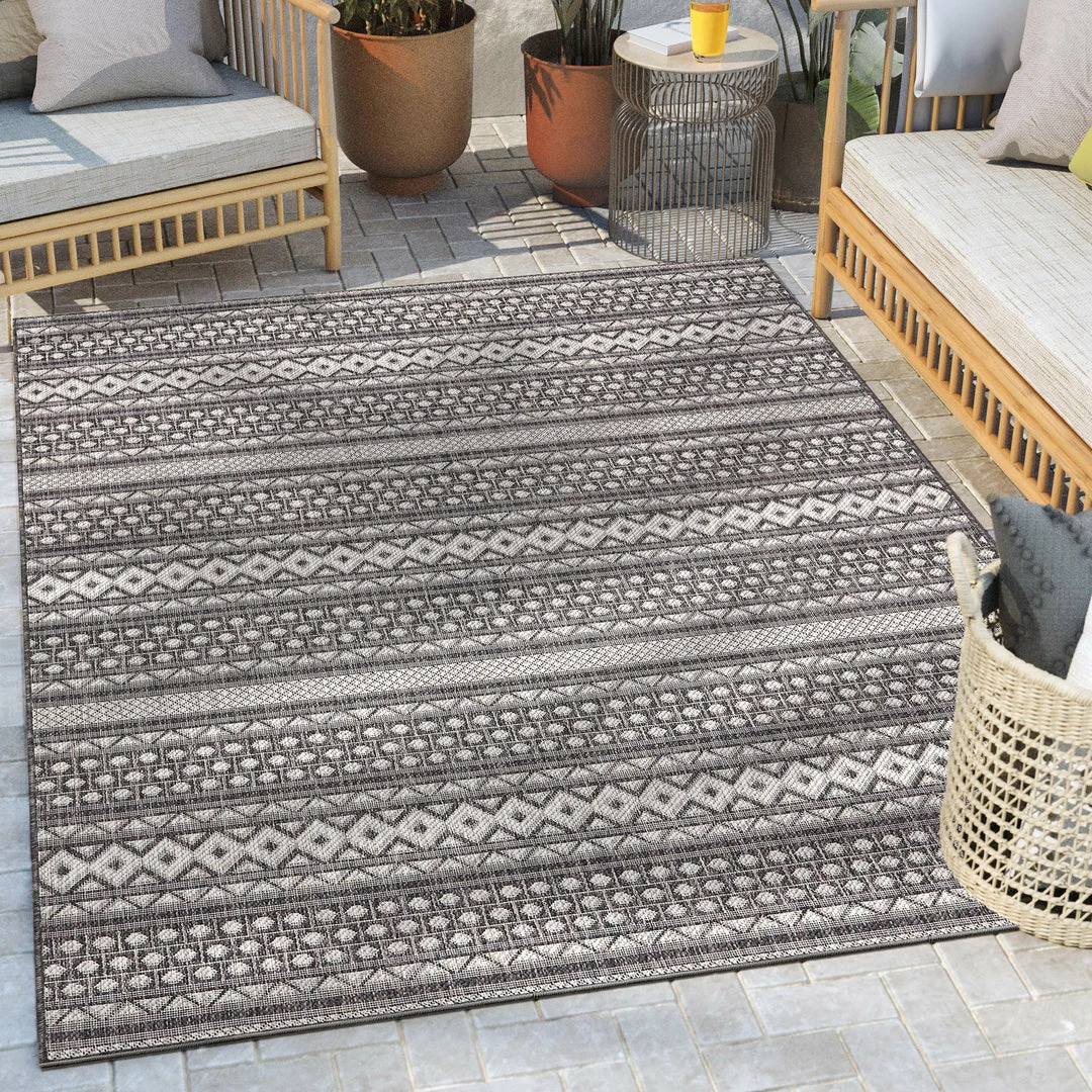 Well Woven Global Arwen Tribal Indoor/Outdoor Black Textured Rug 1 Well Woven Global Arwen Tribal Indoor/Outdoor Black Textured Rug