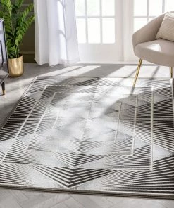 Well Woven Winnie Contemporary Geometric Pattern Grey Glam Rug