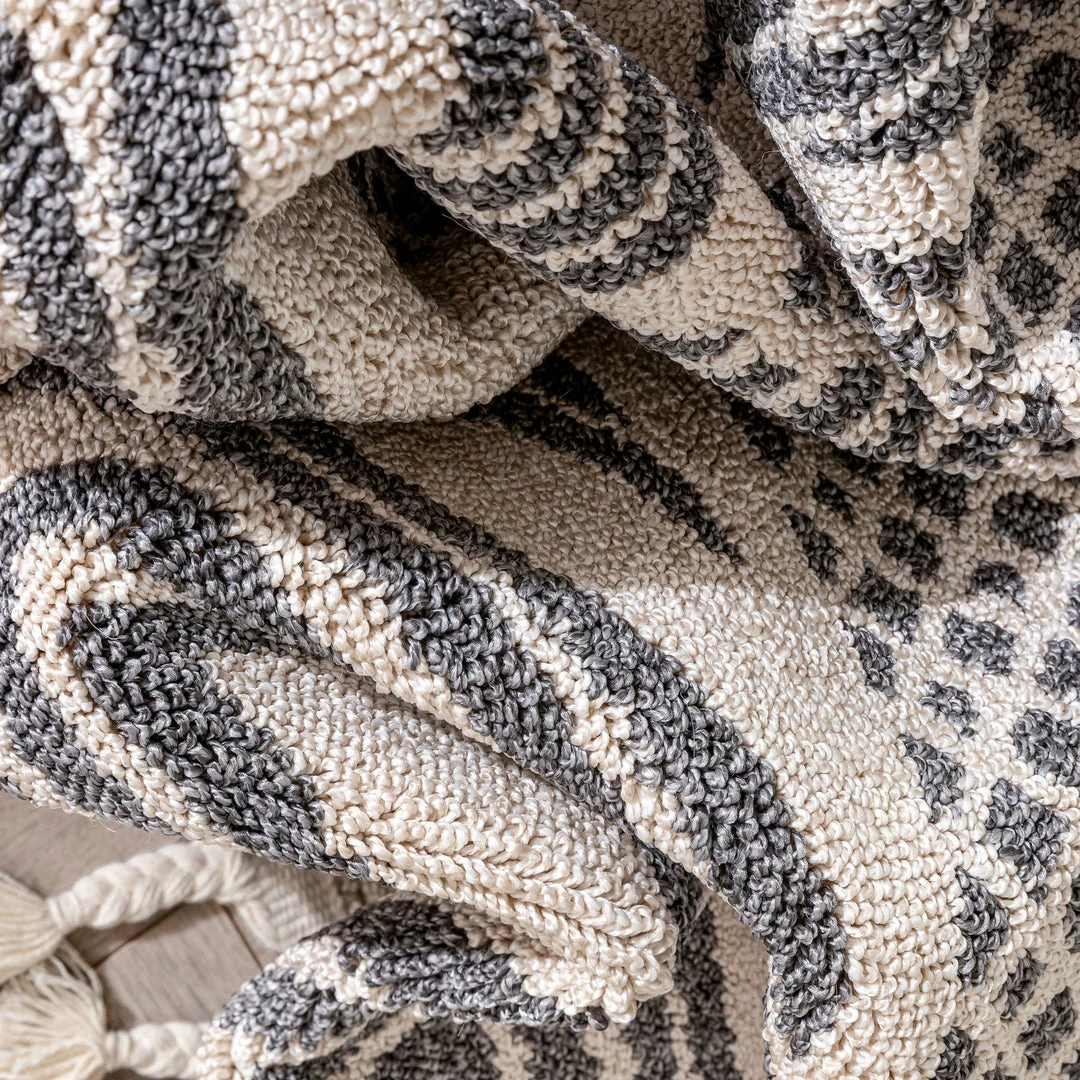 Well Woven Cruce Tribal Moroccan Geometric Grey Kilim-Style Rug 3 Well Woven Cruce Tribal Moroccan Geometric Grey Kilim-Style Rug