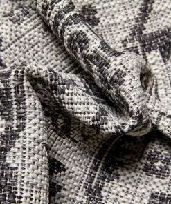 Well Woven Celesine Oriental Medallion Indoor/Outdoor Black Flat-Weave Rug