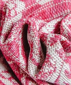 Well Woven Delphi Oriental Persian Indoor/Outdoor Fuchsia Flat-Weave Rug