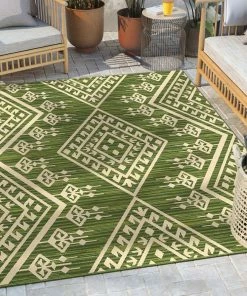 Well Woven Cascade Tribal Diamond Pattern Indoor/Outdoor Green Flat-Weave Rug