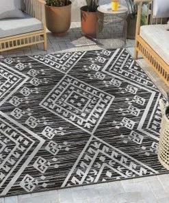 Well Woven Cascade Tribal Diamond Pattern Indoor/Outdoor Grey Flat-Weave Rug