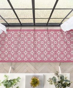 Well Woven Manola Tribal Indoor/Outdoor Fuschia Flat-Weave Rug