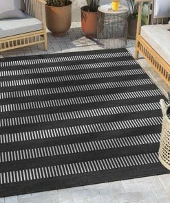 Well Woven Stria Modern Stripes Indoor/Outdoor Black Flat-Weave Rug