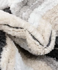 Well Woven Una Moroccan Diamond Medallion Pattern Grey High-Low Textured Pile Rug Global