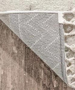 Well Woven Global Austen Ivory Vintage Diamond Pattern Ivory Farmhouse Rug