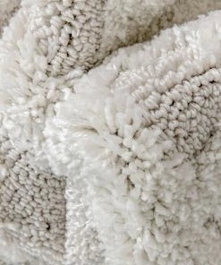 Well Woven Global Austen Ivory Vintage Diamond Pattern Ivory Farmhouse Rug