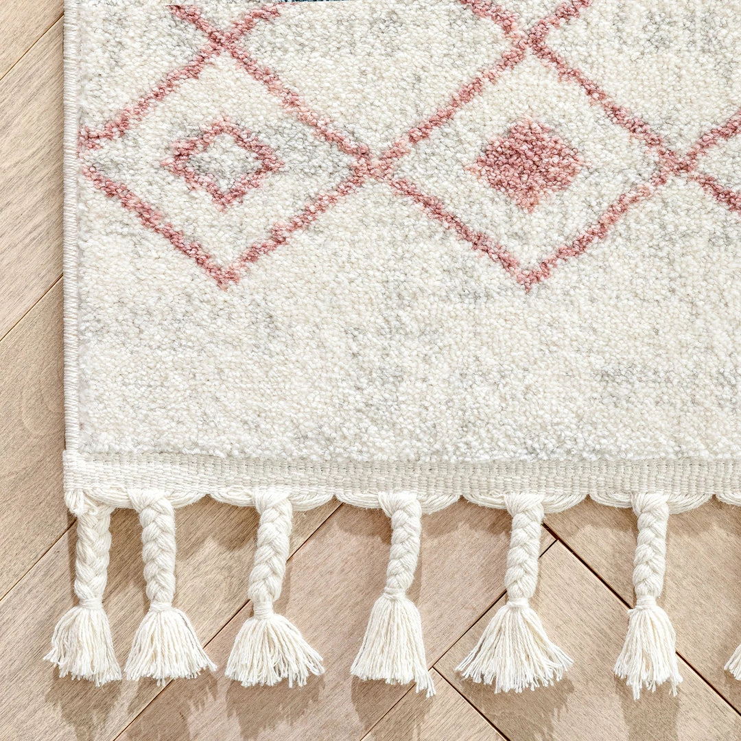 Well Woven Transistora Nordic Tribal Trellis Pattern Blush Rug Global 4 Well Woven Transistora Nordic Tribal Trellis Pattern Blush Rug Global
