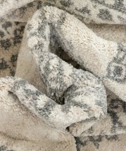 Well Woven Mora Ivory Traditional Vintage Persian Distressed Rug