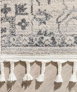 Well Woven Valentina Oriental Medallion Pattern Ivory Grey Kilim-Style Rug 15 Well Woven Valentina Oriental Medallion Pattern Ivory Grey Kilim-Style Rug